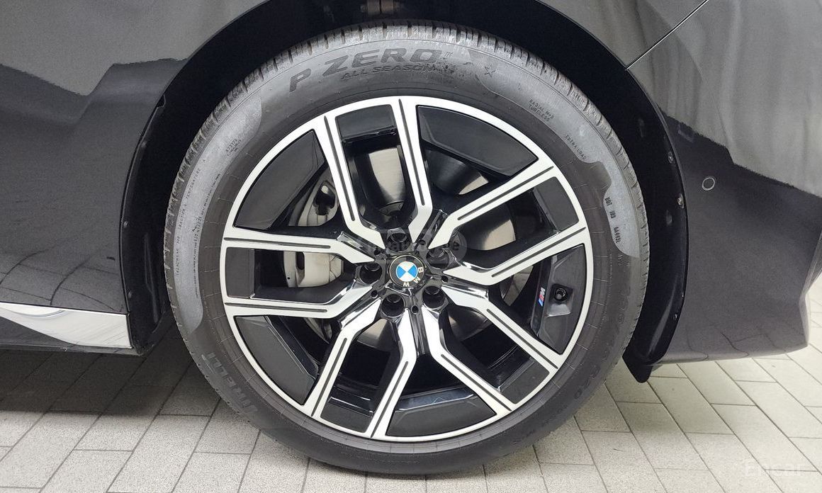 BMW 740 2023 — миниатюра 5