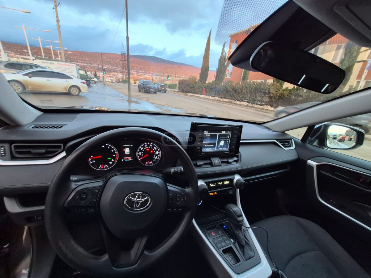 Toyota RAV 4 - фото 13