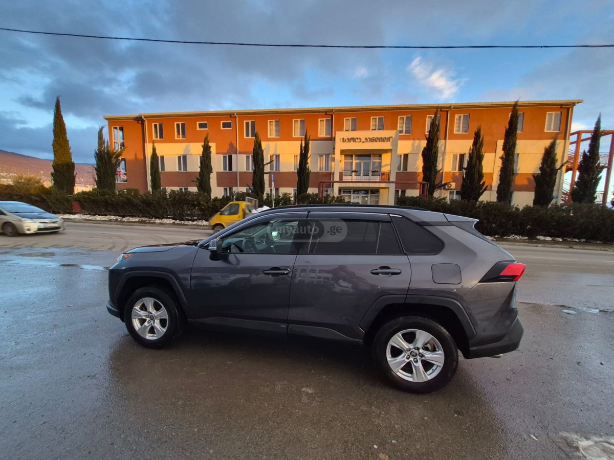 Toyota RAV 4 - фото 15