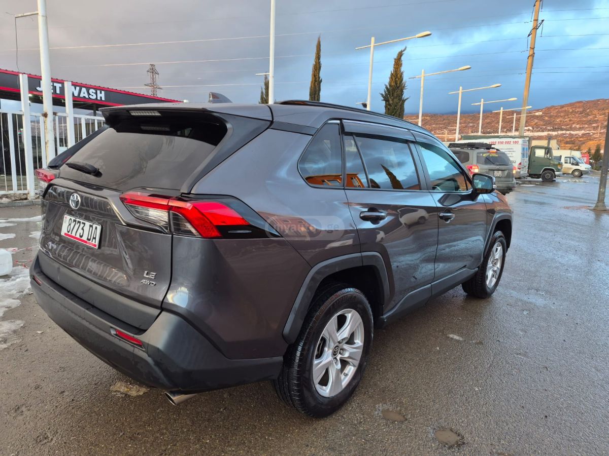 Toyota RAV 4 - фото 6