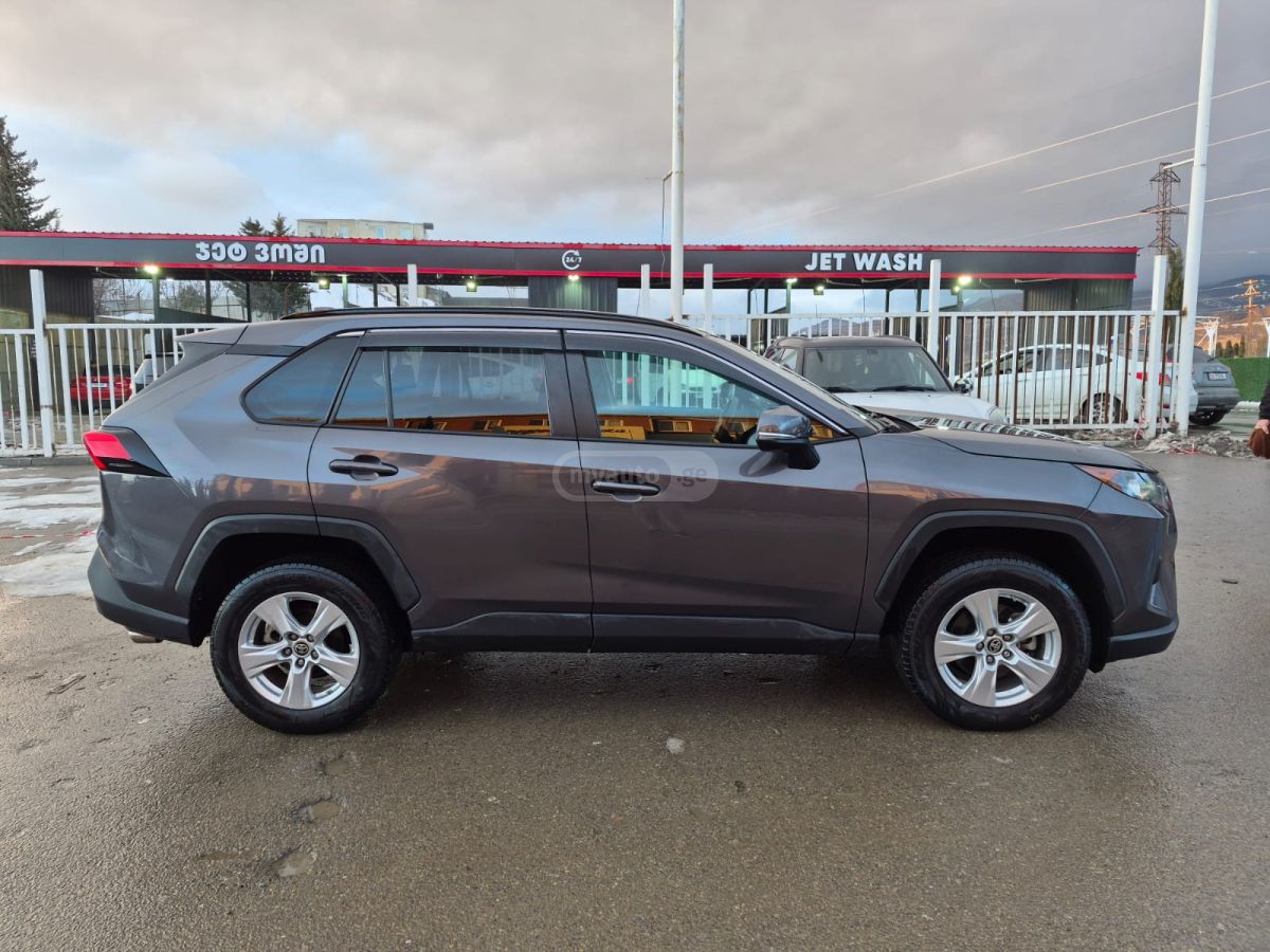 Toyota RAV 4 - фото 7