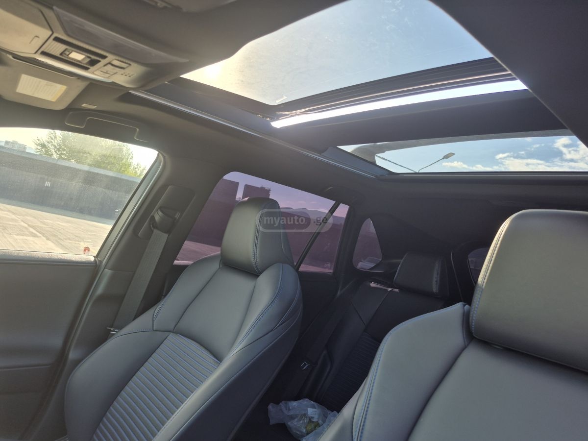 Toyota Rav 4 - фото 9