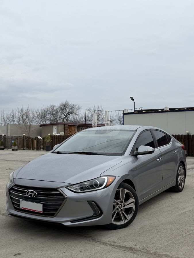 Hyundai Elantra - фото 1