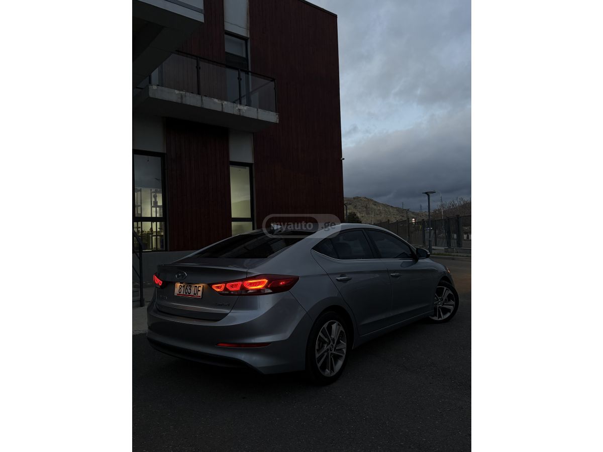 Hyundai Elantra - фото 10