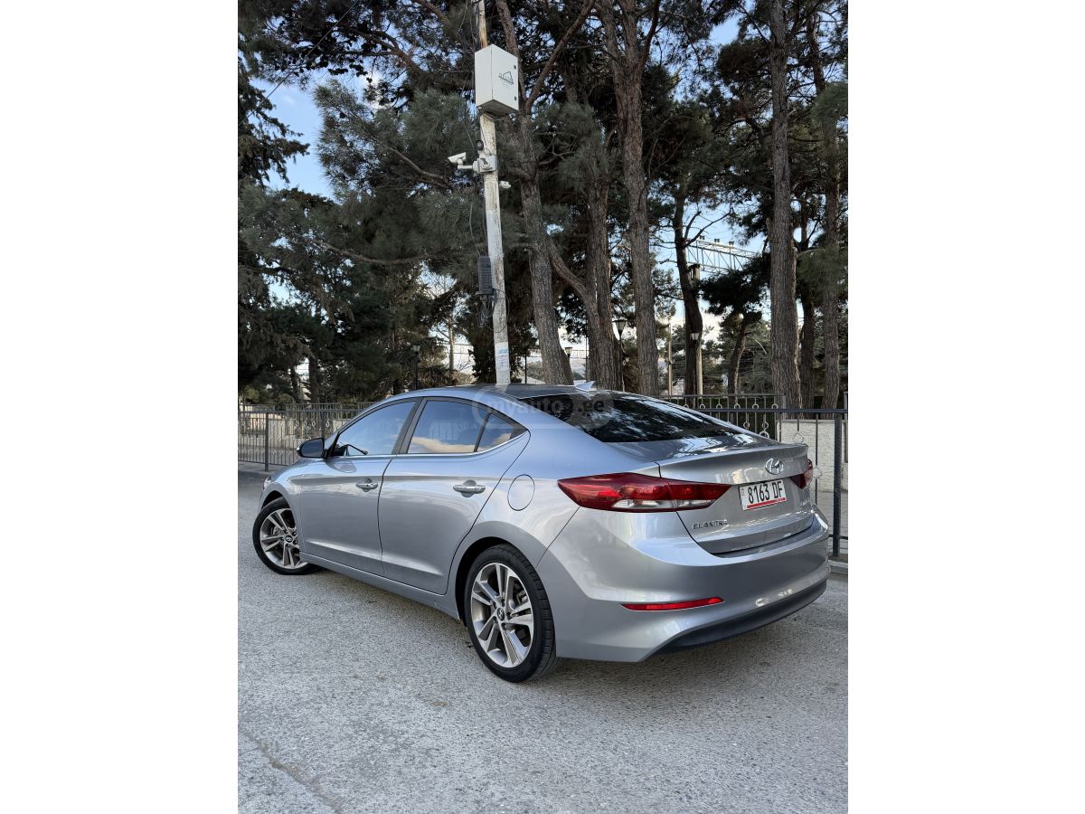 Hyundai Elantra - фото 11