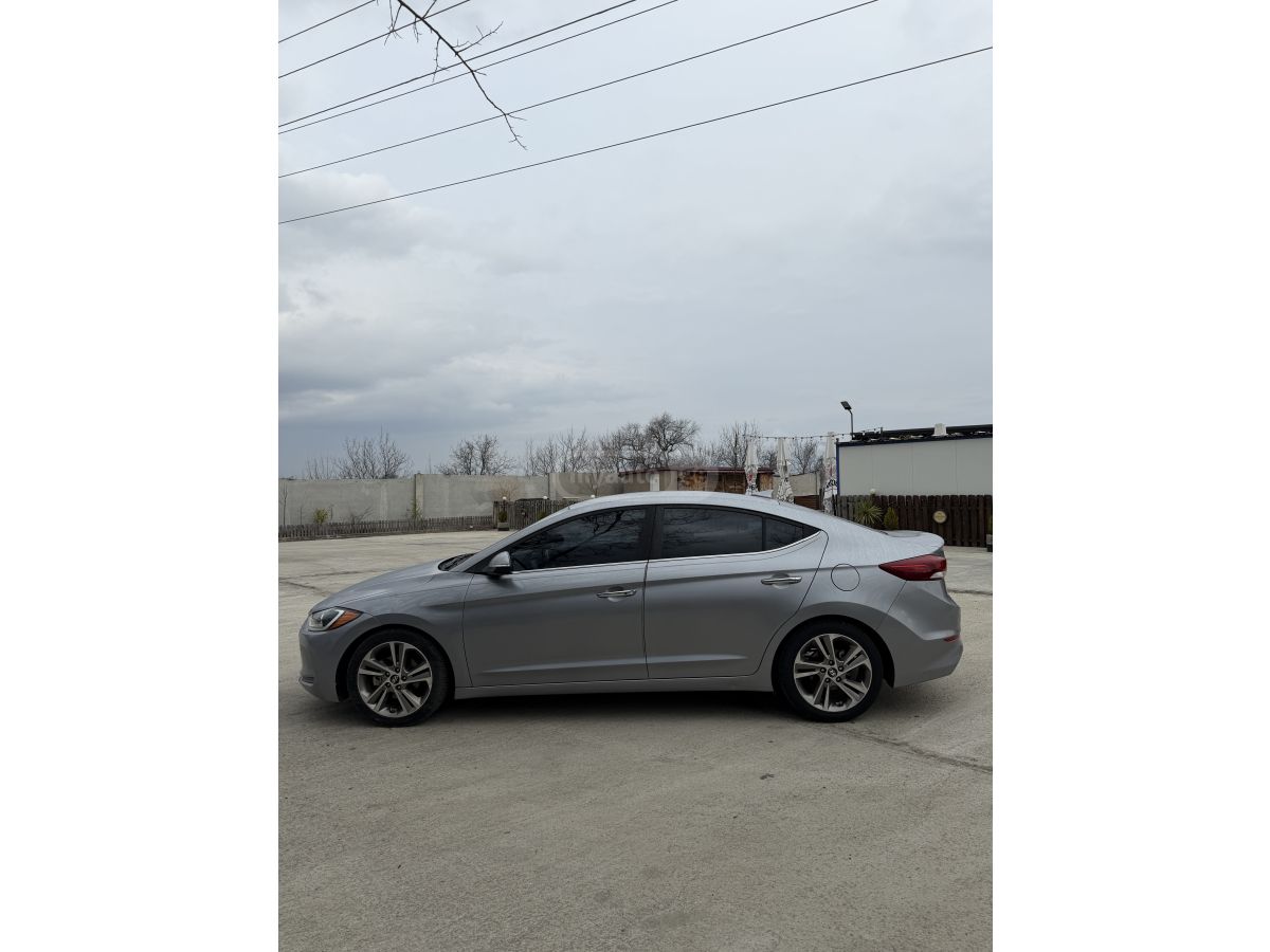 Hyundai Elantra - фото 4