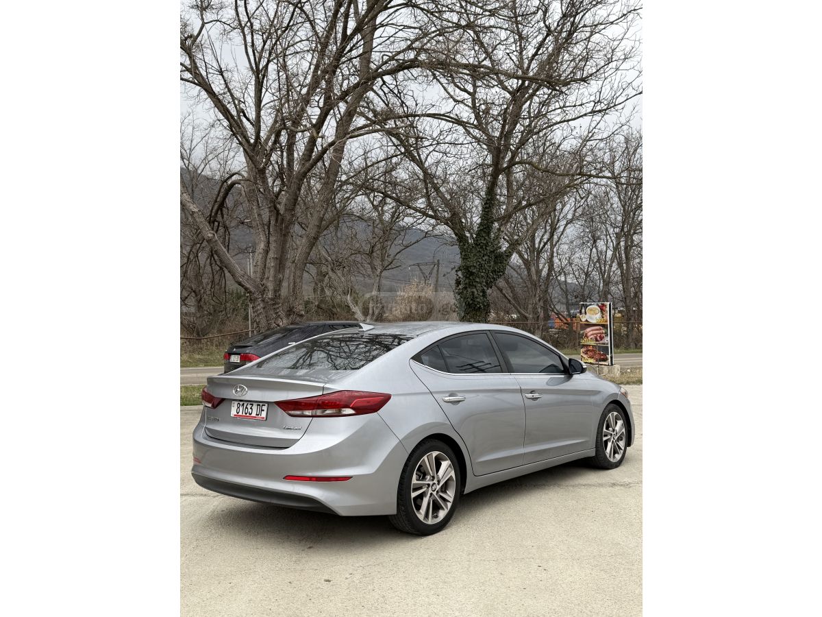 Hyundai Elantra - фото 6