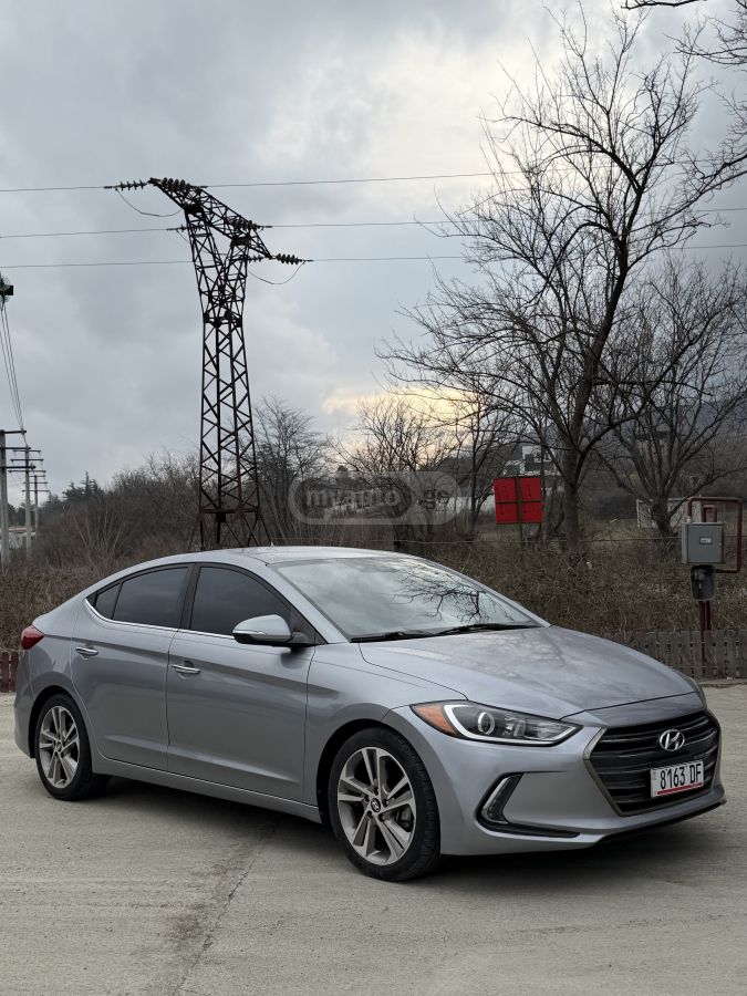 Hyundai Elantra - фото 8
