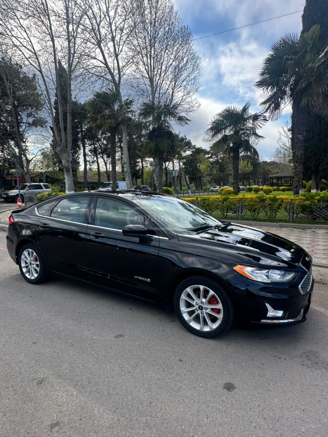 Ford Fusion - фото 1