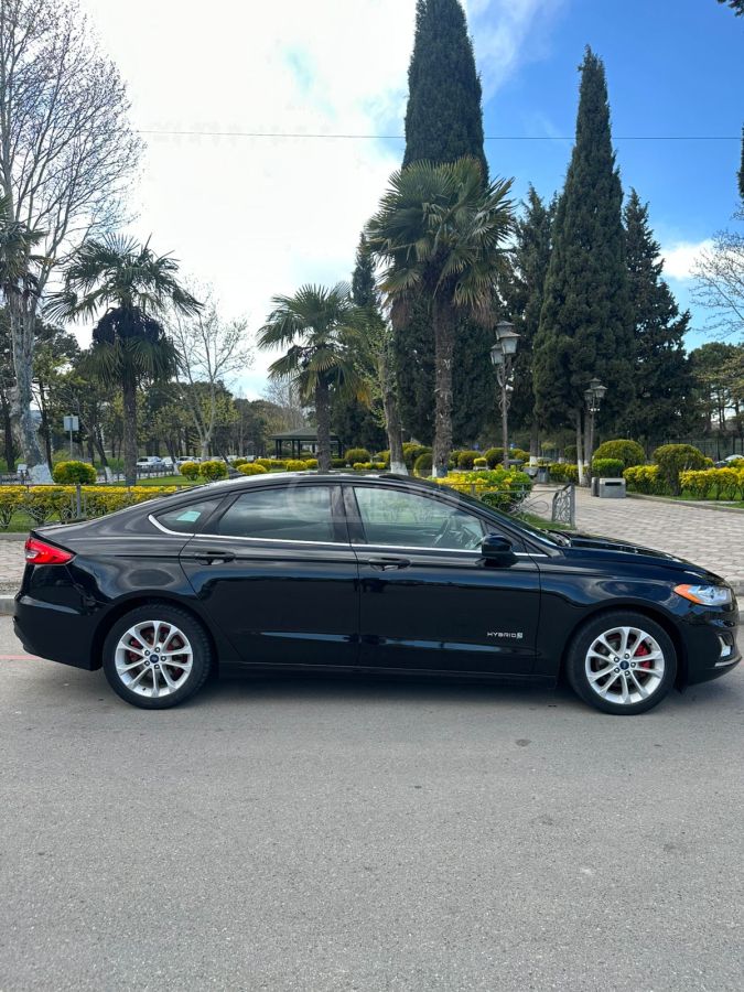 Ford Fusion - фото 2