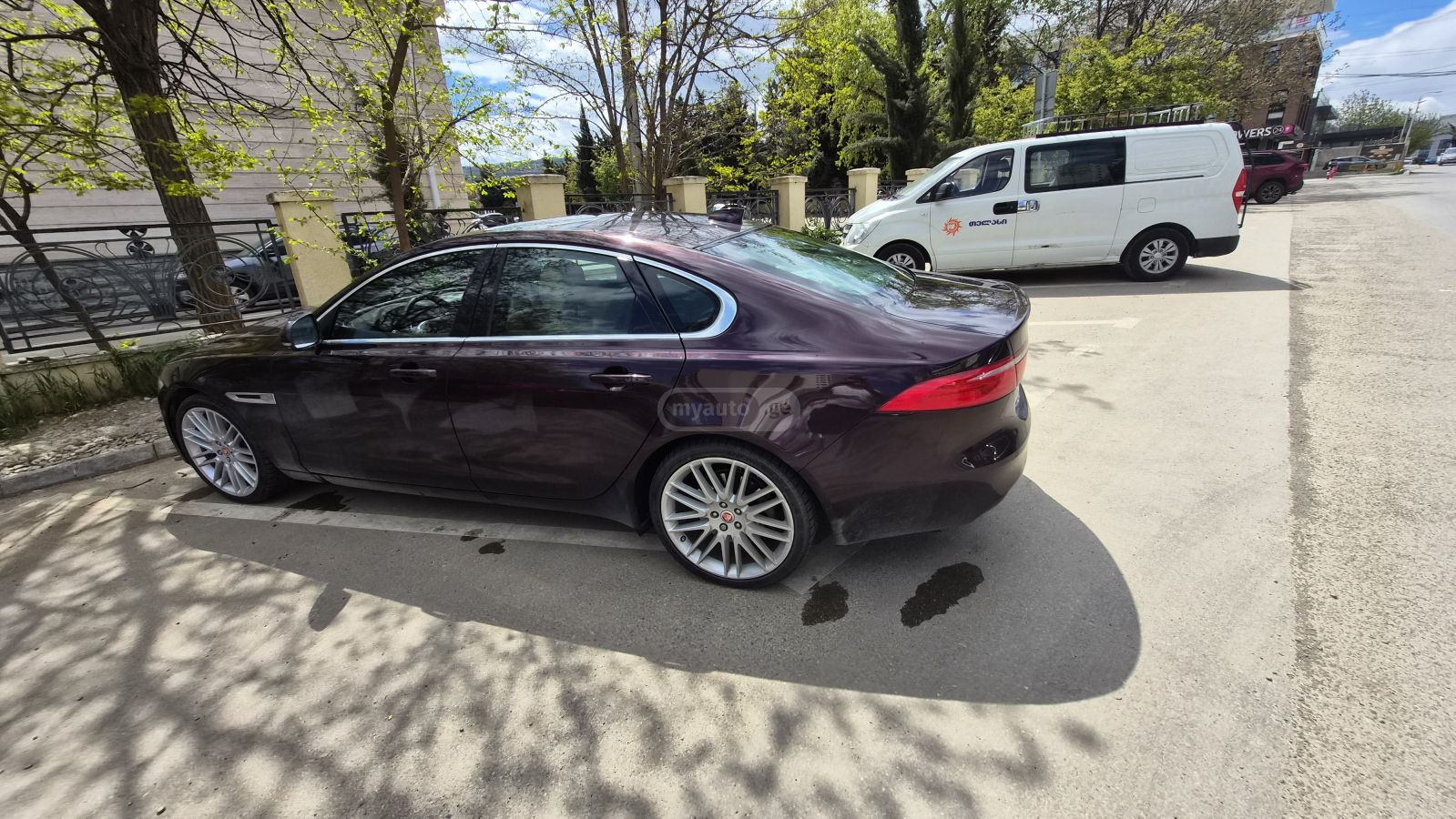 Jaguar XF - фото 4