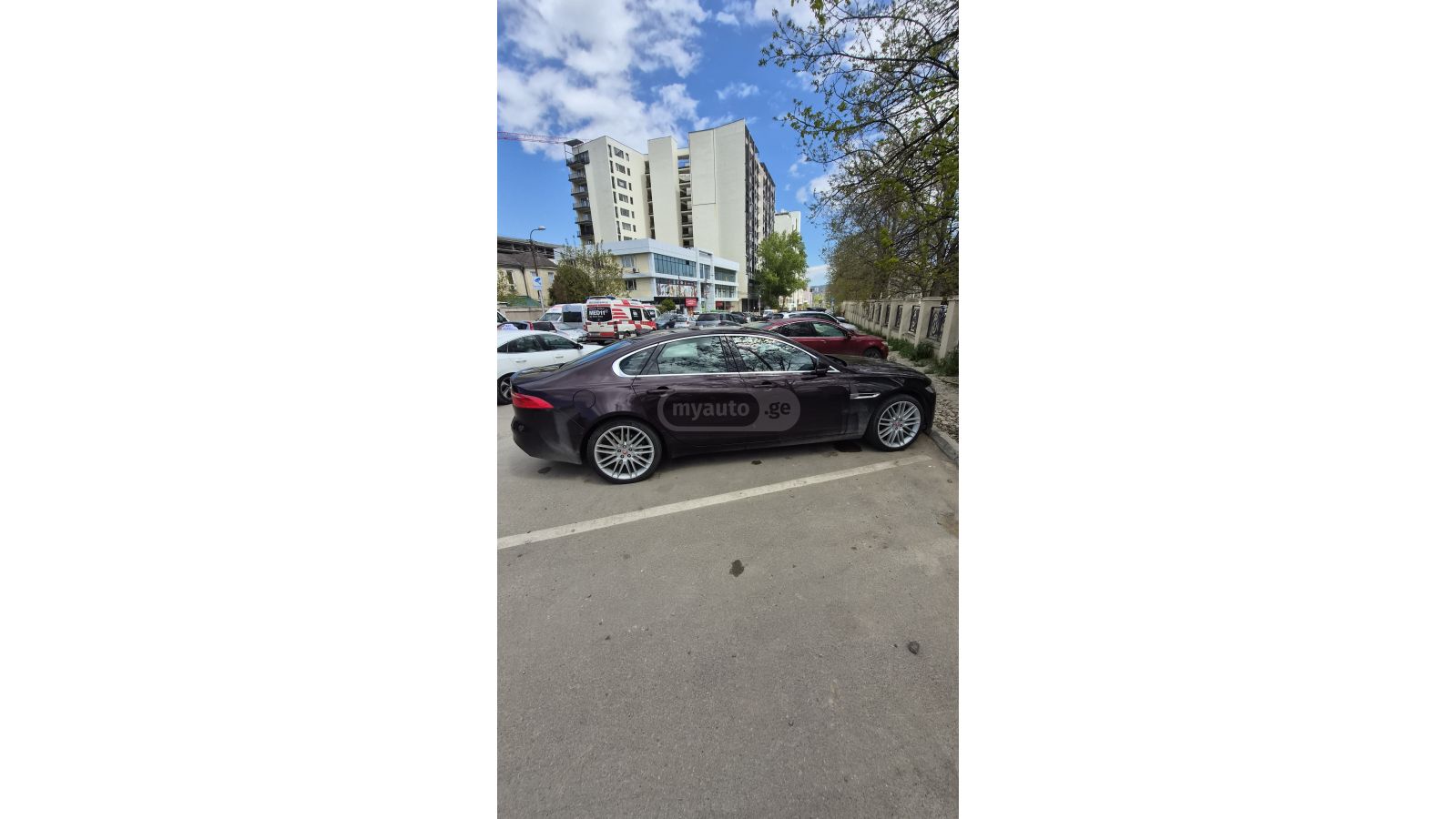 Jaguar XF - фото 7