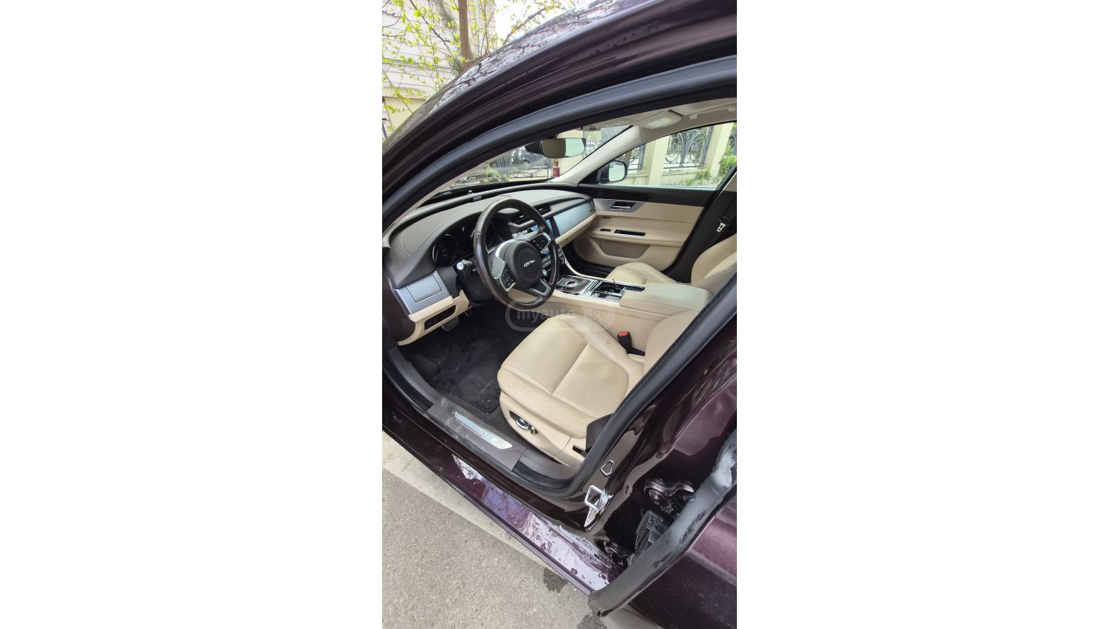 Jaguar XF - фото 8