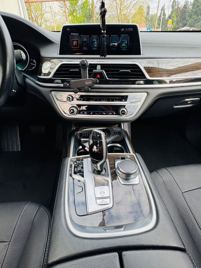 BMW 740 - фото 2