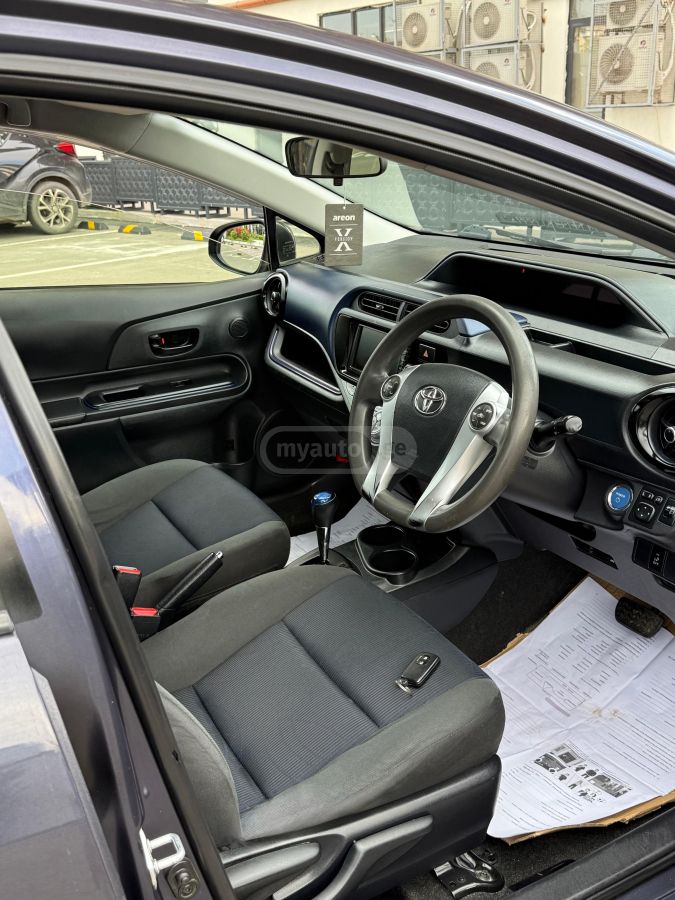 Toyota Aqua - фото 13