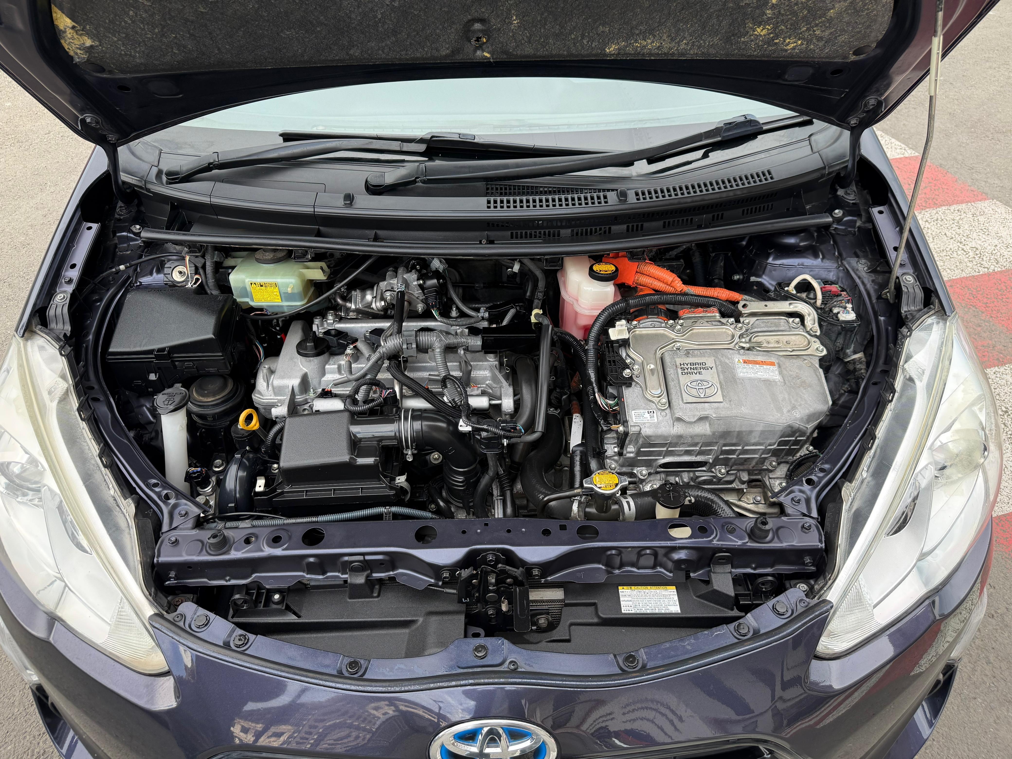 Toyota Aqua - фото 7