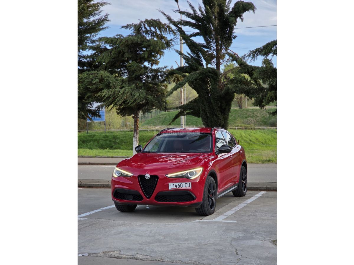 Alfa Romeo Stelvio - фото 1