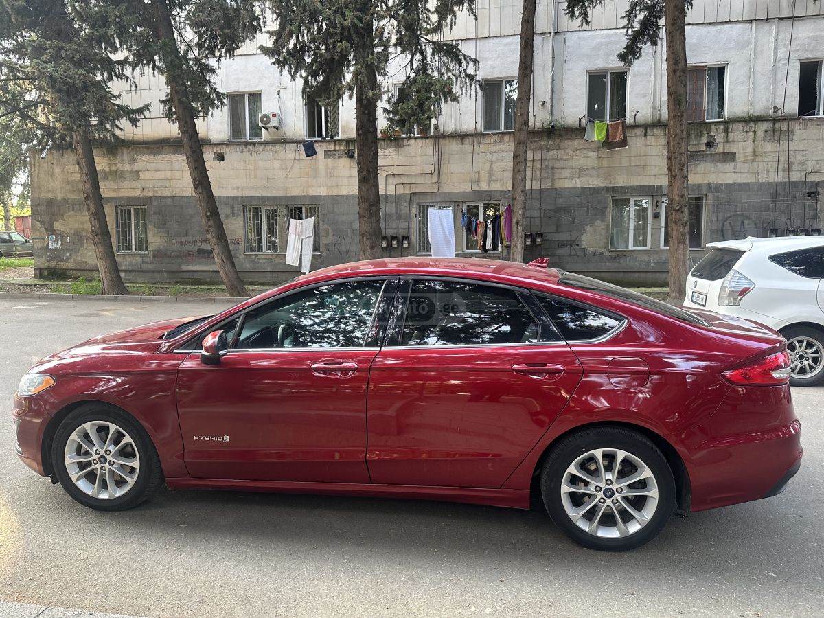 Ford Fusion - фото 2