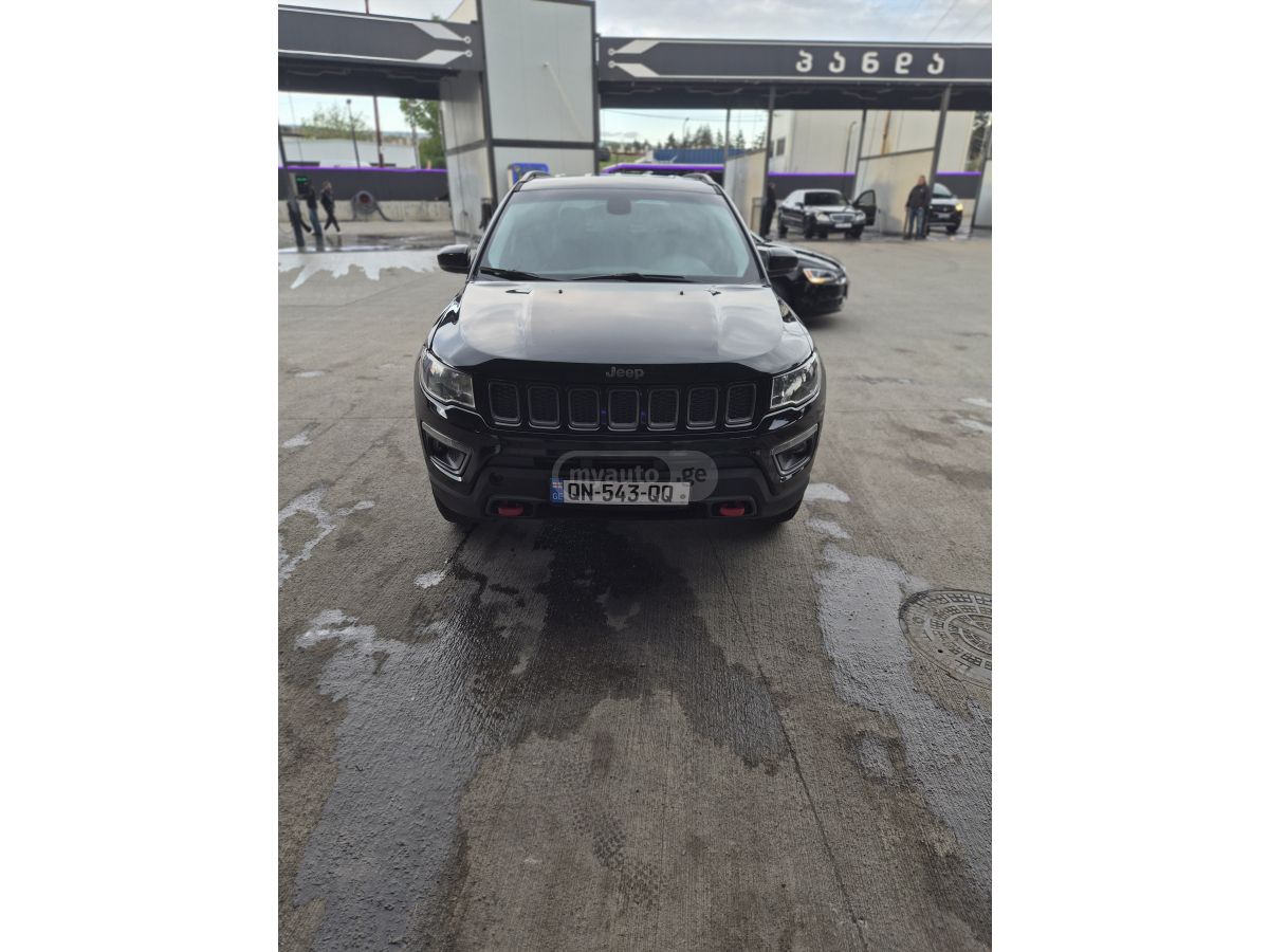 Jeep Compass - фото 1