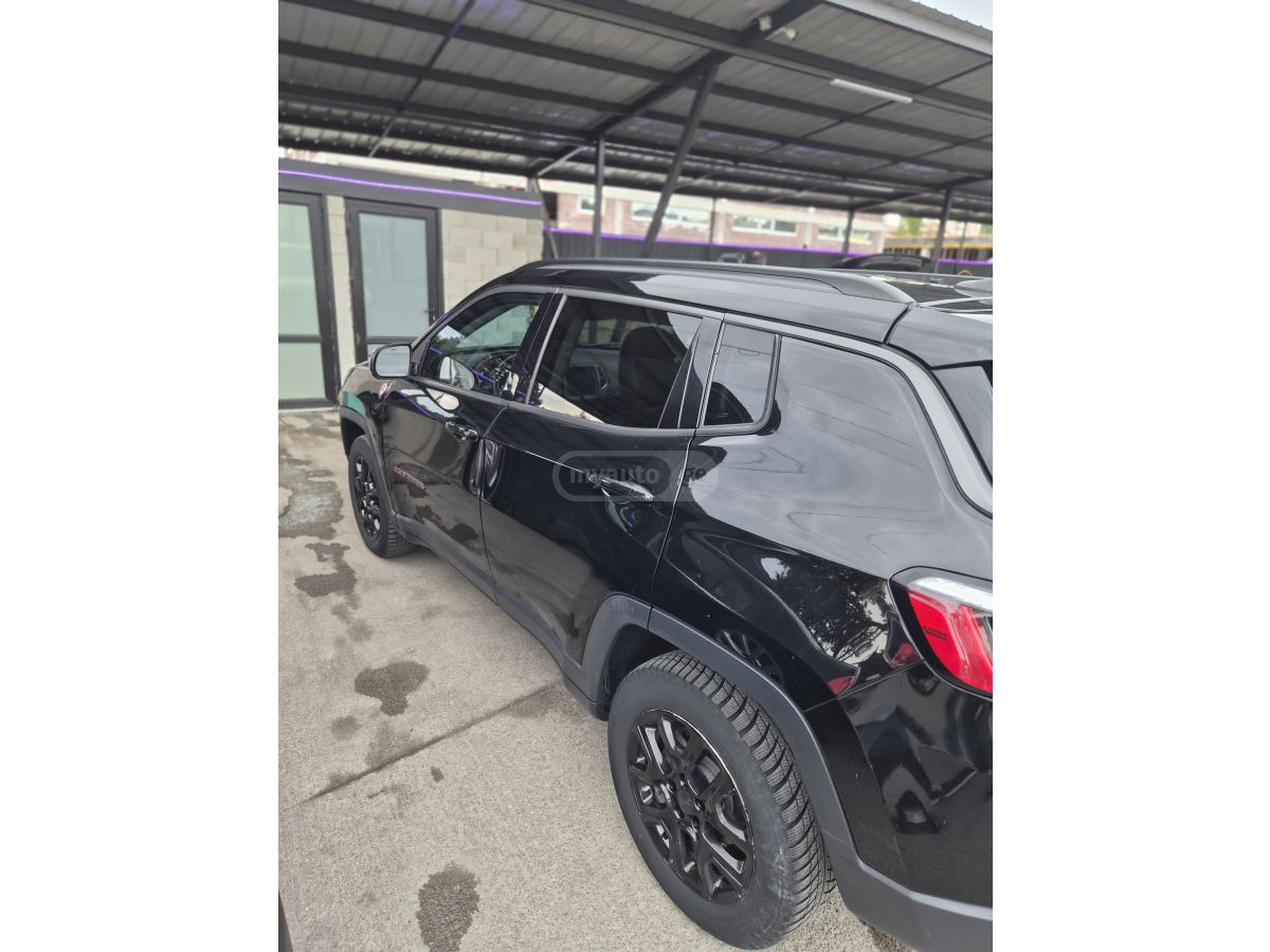 Jeep Compass - фото 11