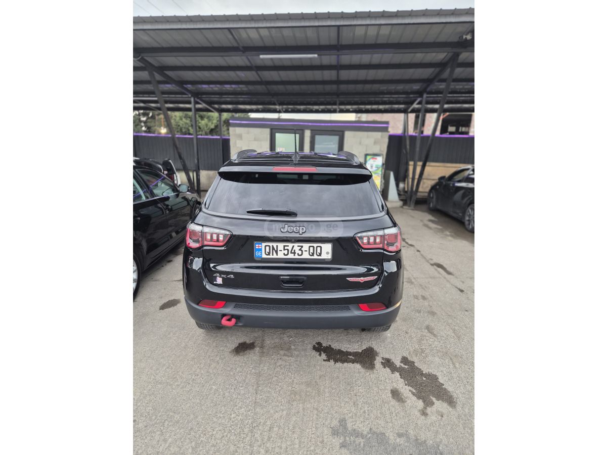 Jeep Compass - фото 12