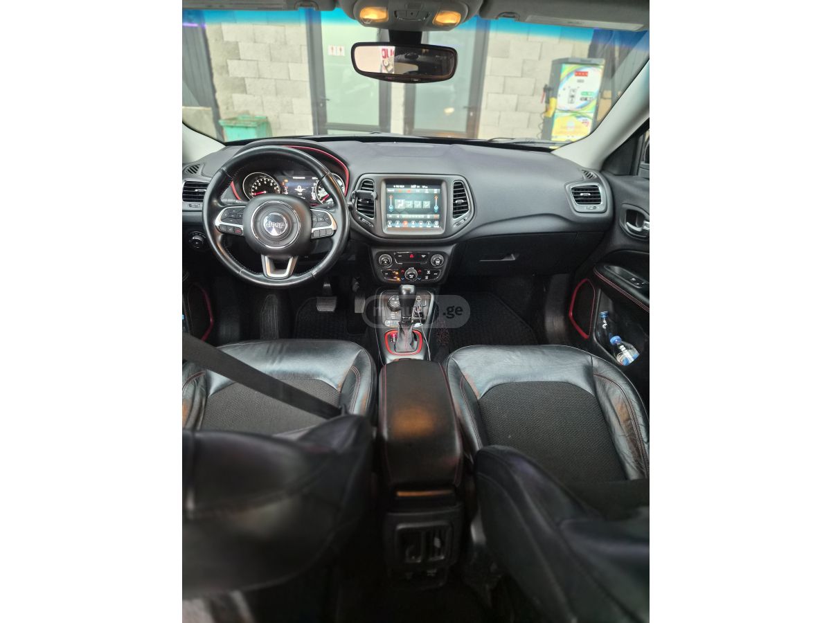 Jeep Compass - фото 6