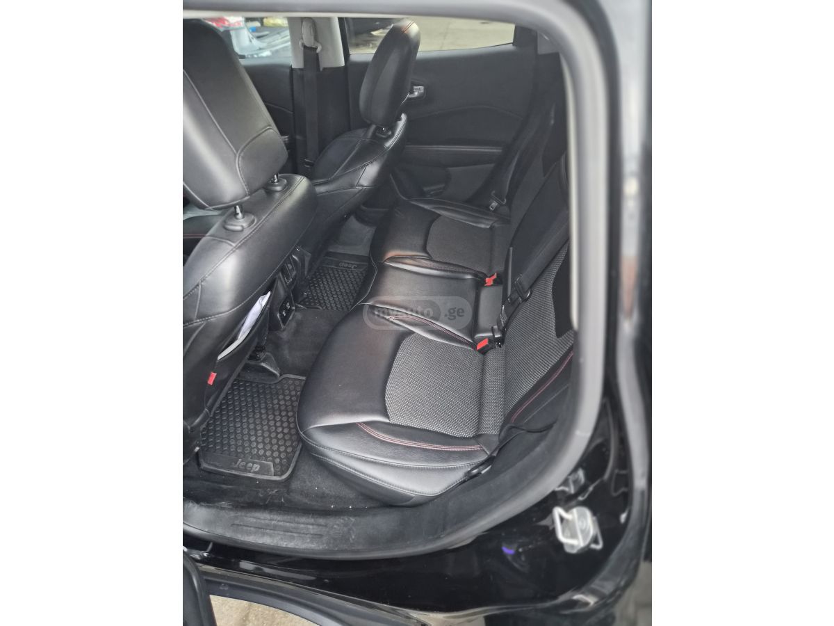 Jeep Compass - фото 7
