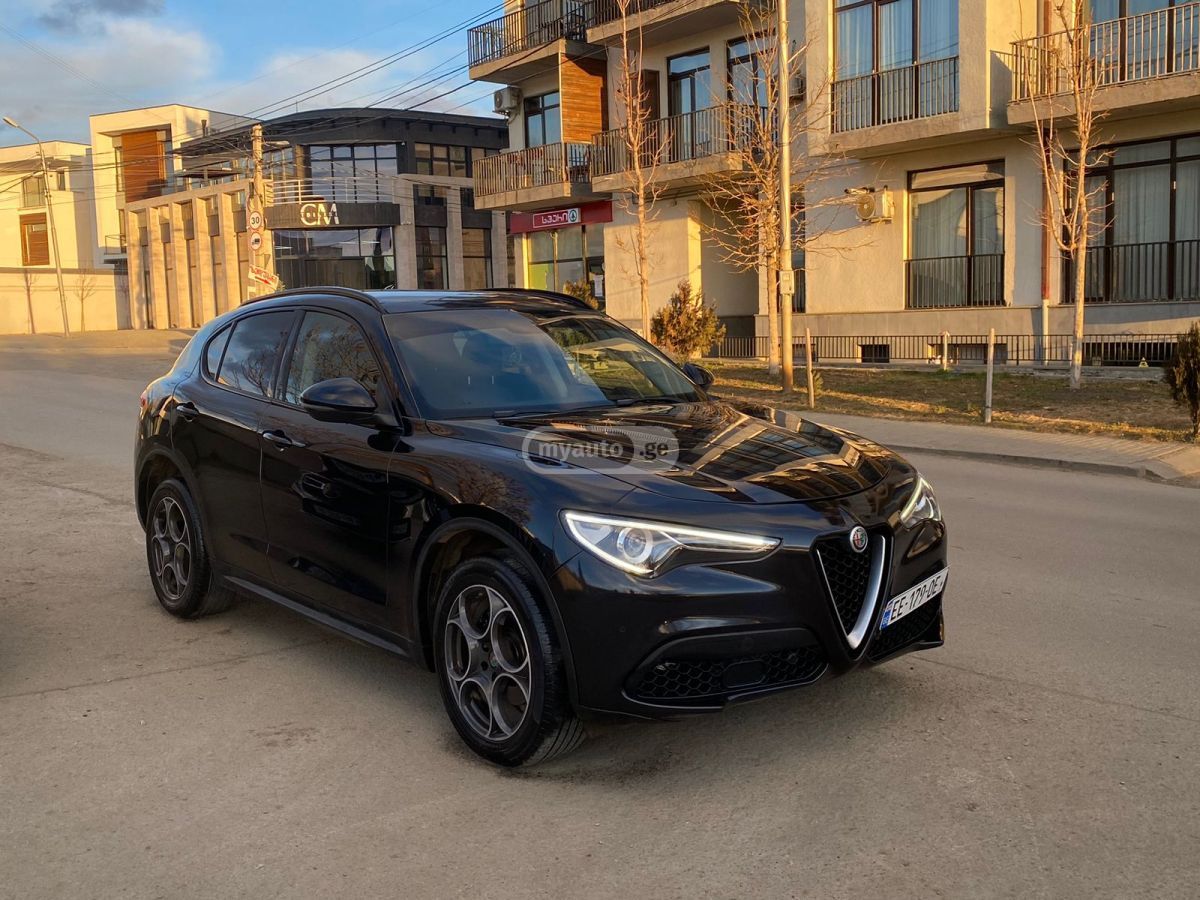 Alfa Romeo Stelvio - фото 1