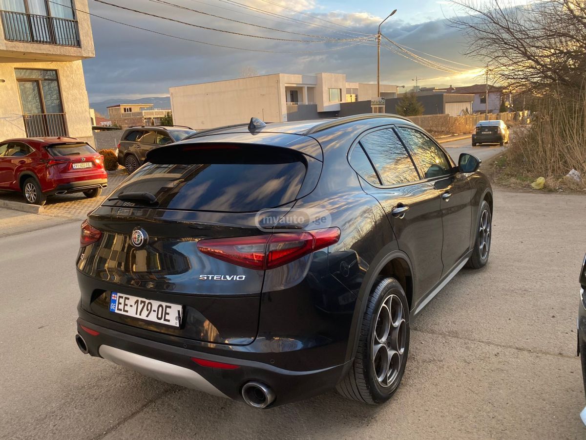 Alfa Romeo Stelvio - фото 5