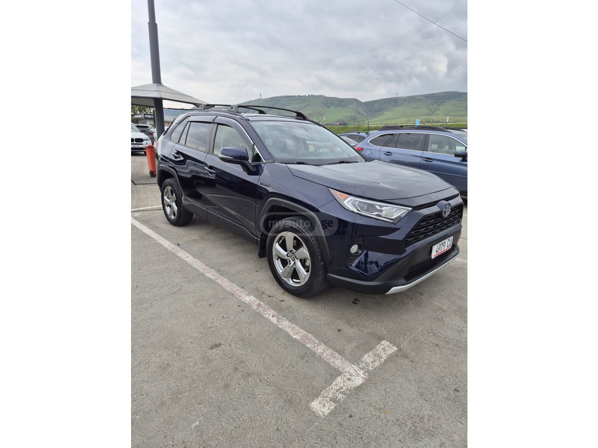 Toyota Rav 4 - фото 3