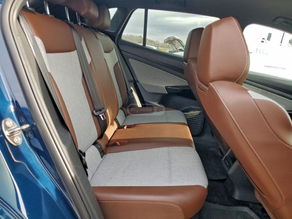 Volkswagen ID 4 - фото 10