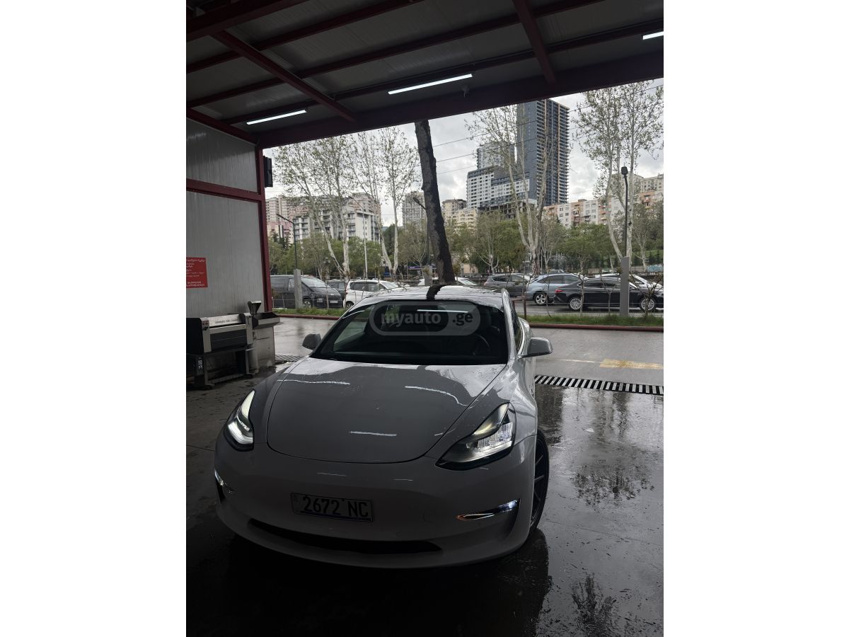 Tesla Model 3 - фото 4