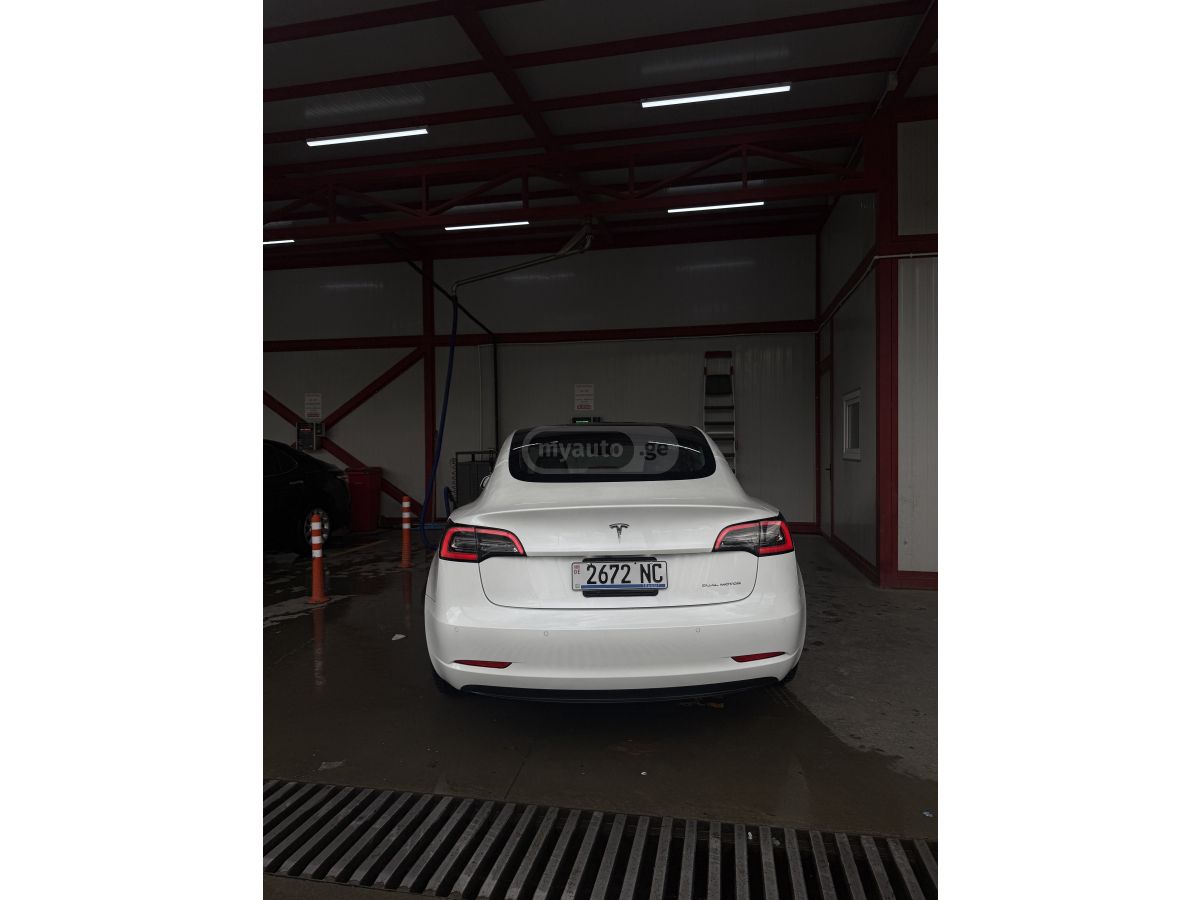Tesla Model 3 - фото 5