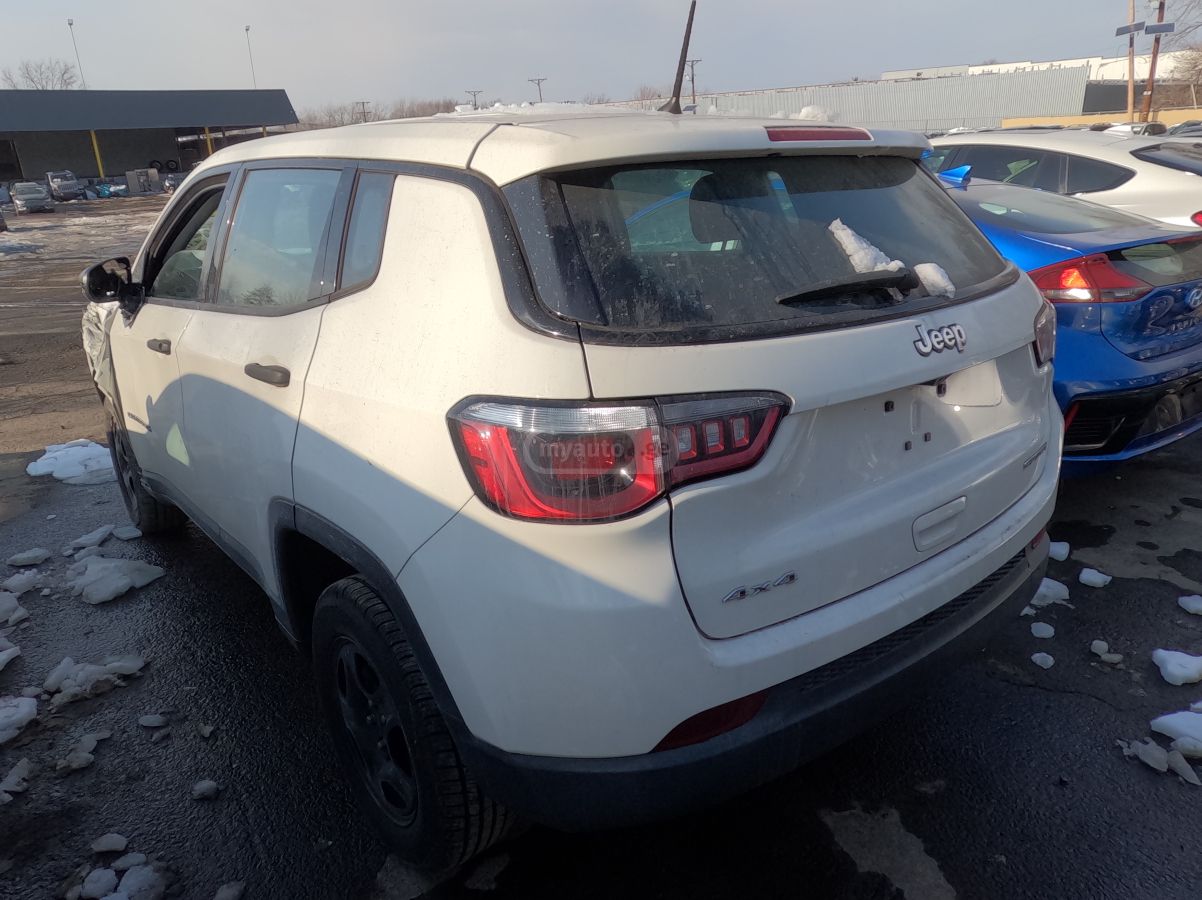 Jeep Compass - фото 6