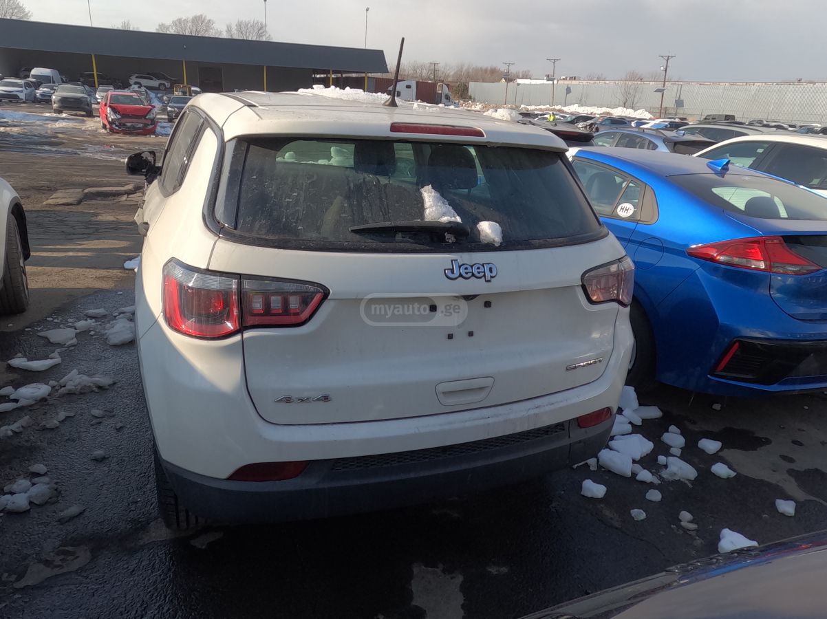 Jeep Compass - фото 8