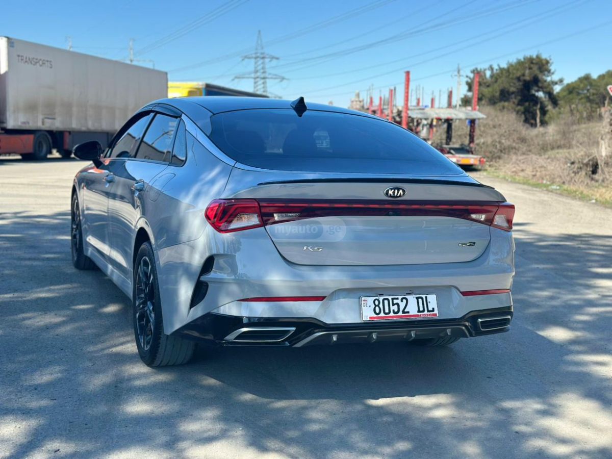 Kia K5 - фото 4
