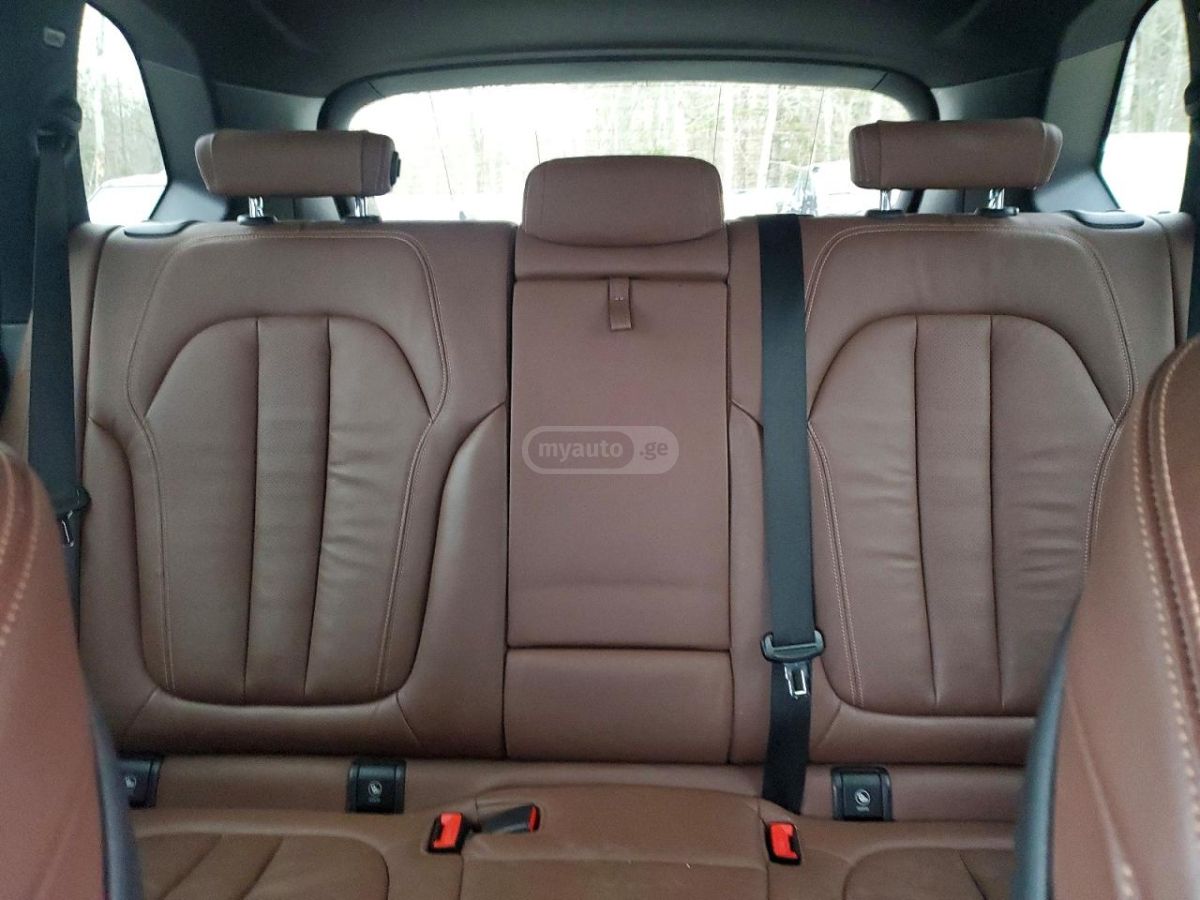 BMW X5 - фото 10