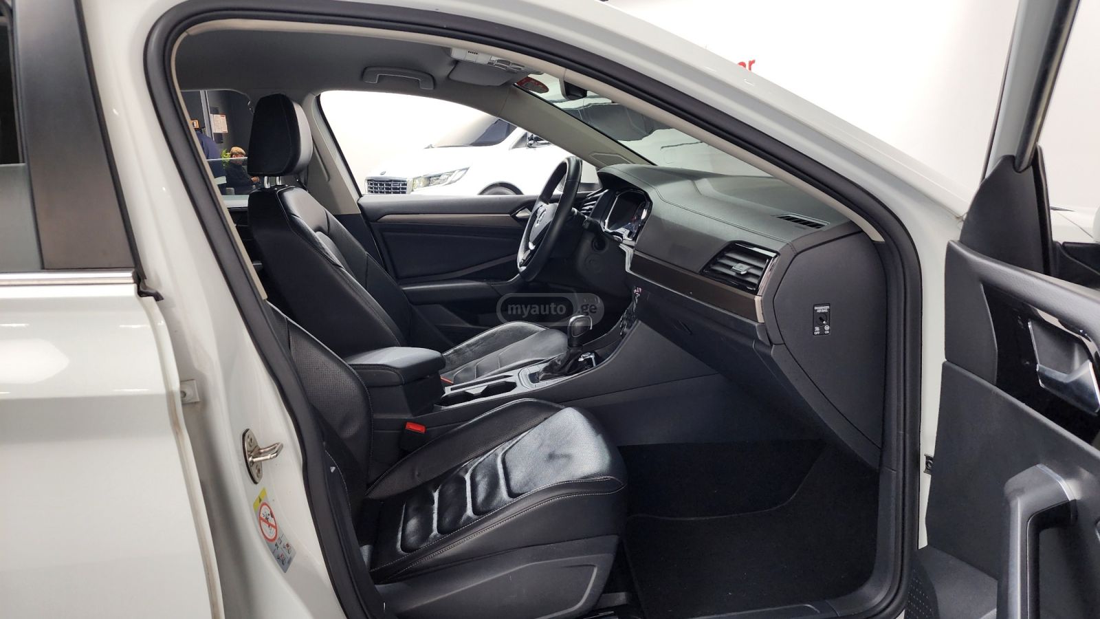 Volkswagen Jetta - фото 13