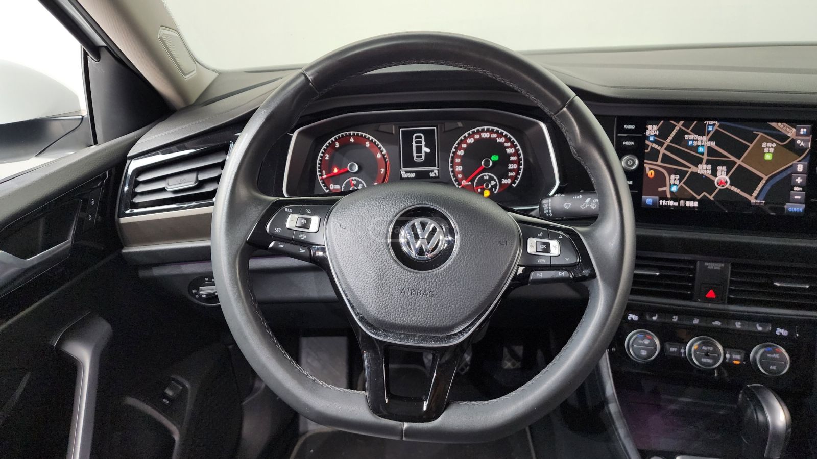 Volkswagen Jetta - фото 15