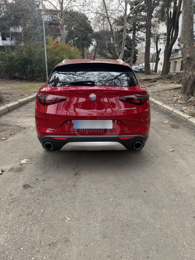 Alfa Romeo Stelvio - фото 1