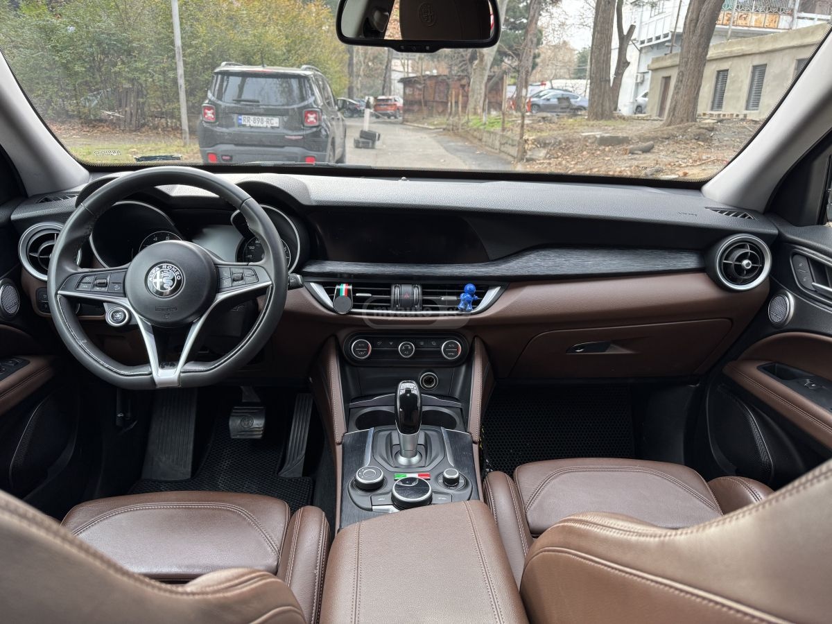 Alfa Romeo Stelvio - фото 10