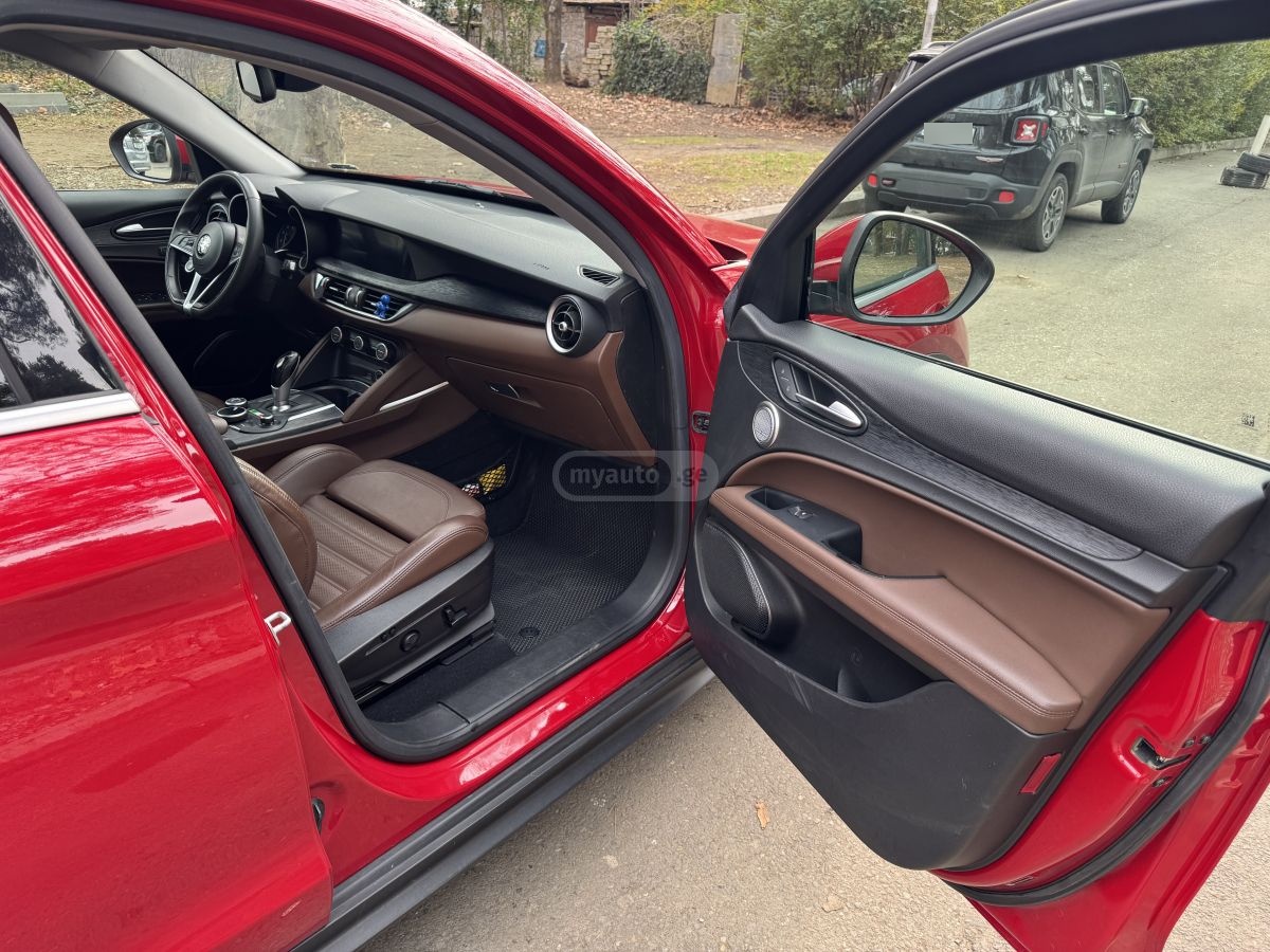 Alfa Romeo Stelvio - фото 5