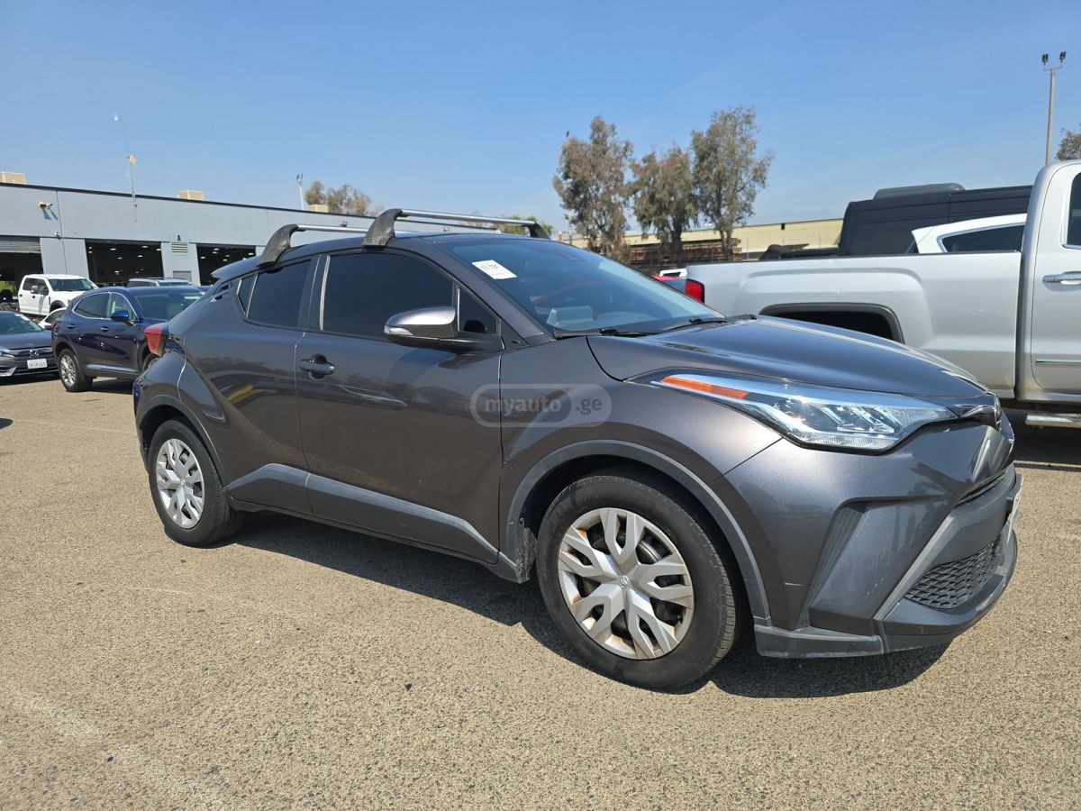 Toyota CHR - фото 1