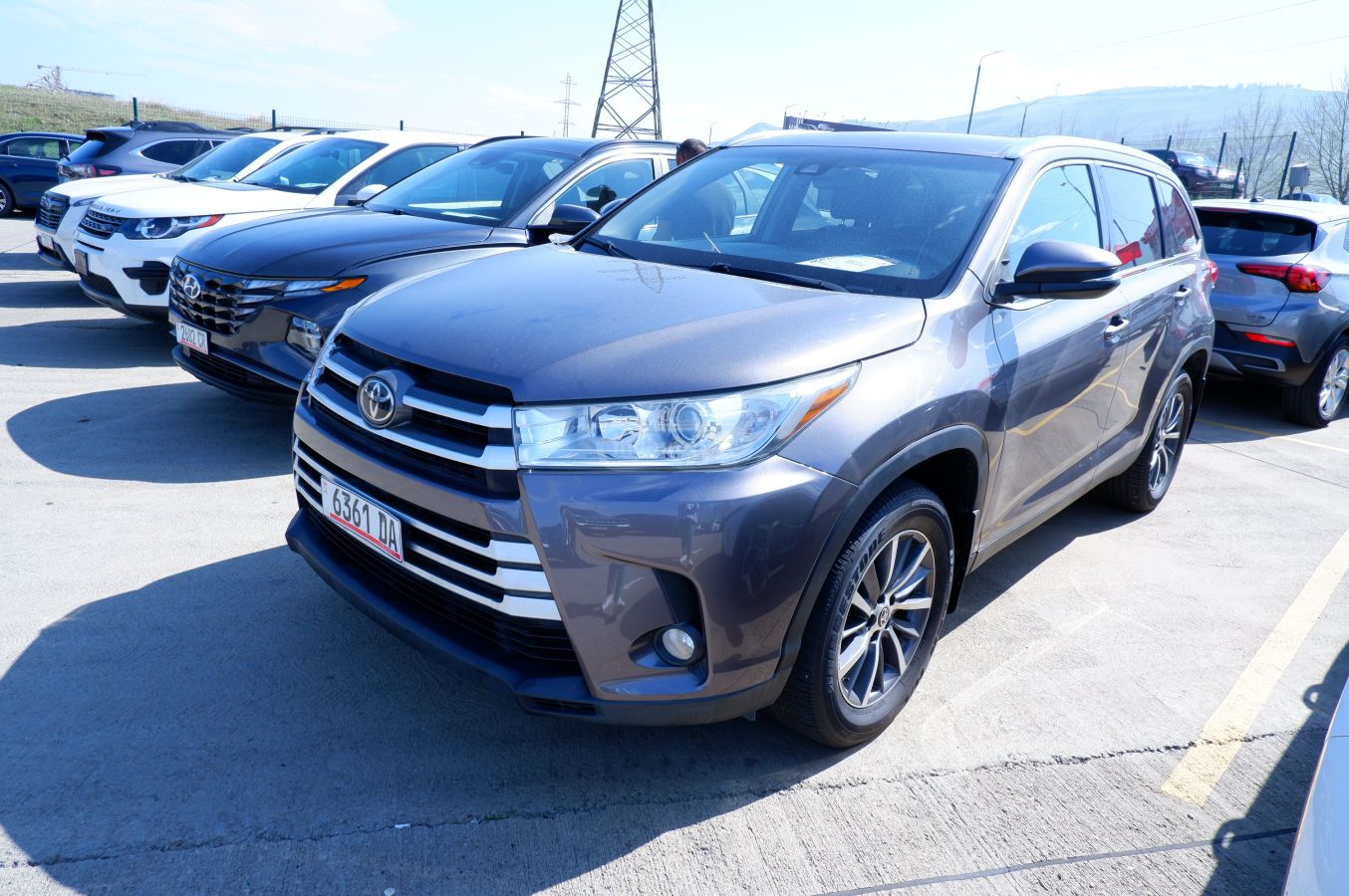 Toyota Highlander - фото 1