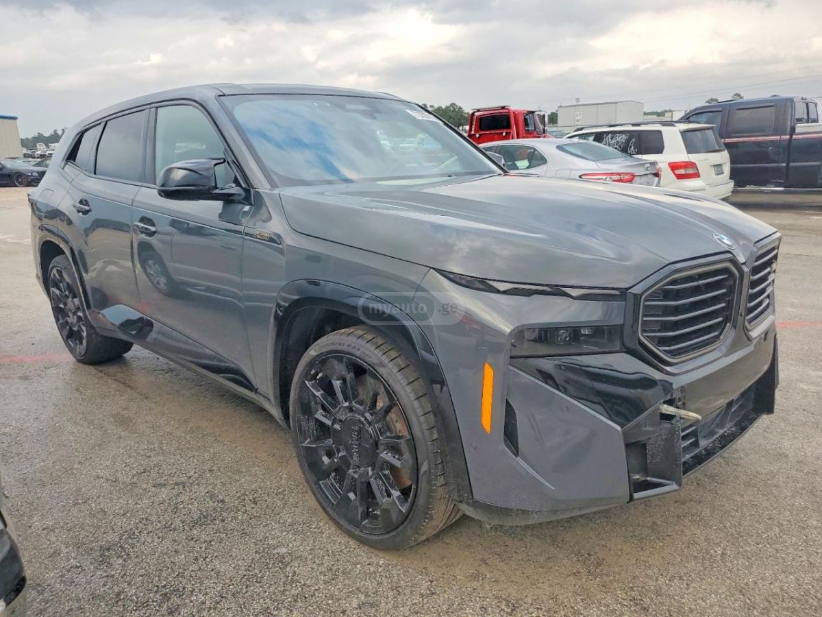 BMW XM 2025 — миниатюра 2