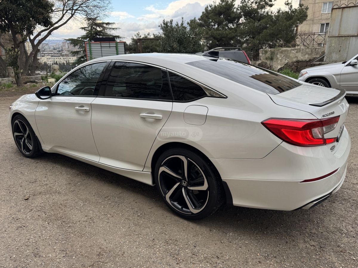 Honda Accord - фото 11