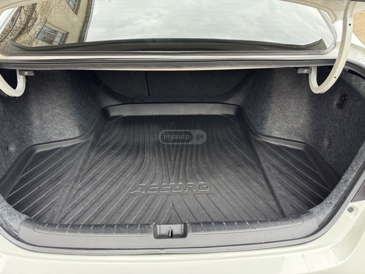 Honda Accord - фото 9