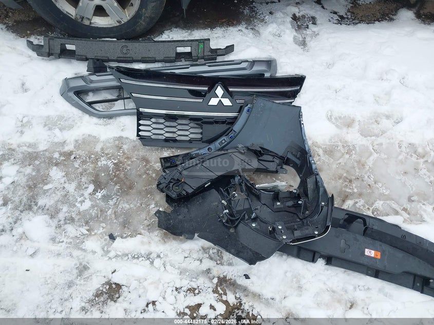 Mitsubishi Outlander 2025 — миниатюра 11