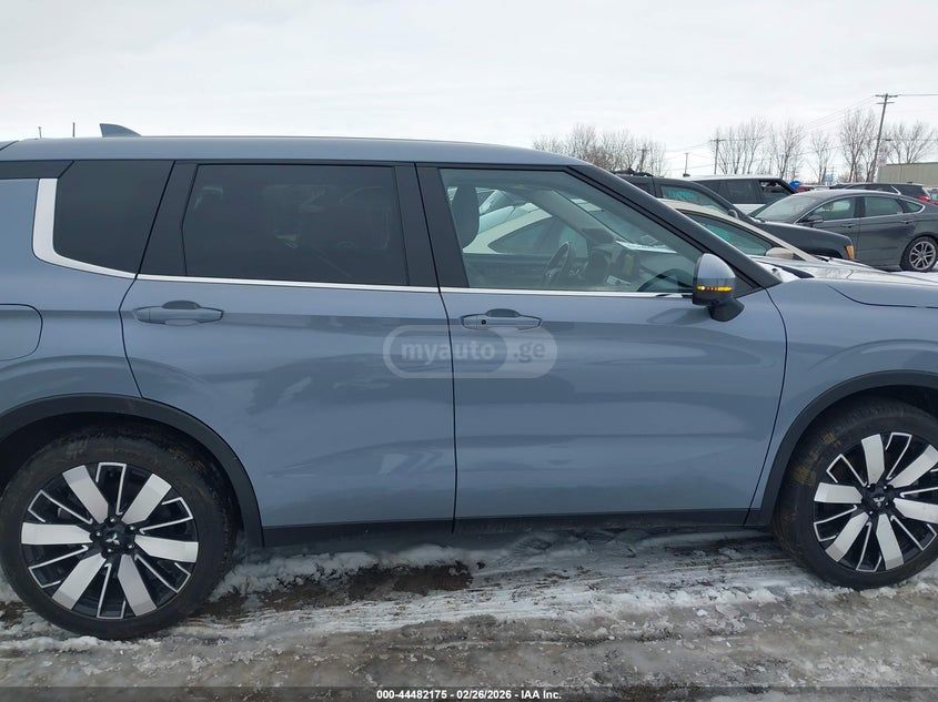Mitsubishi Outlander 2025 — миниатюра 13