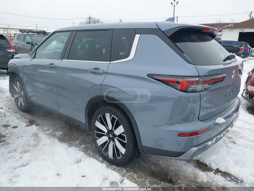 Mitsubishi Outlander 2025 — миниатюра 3